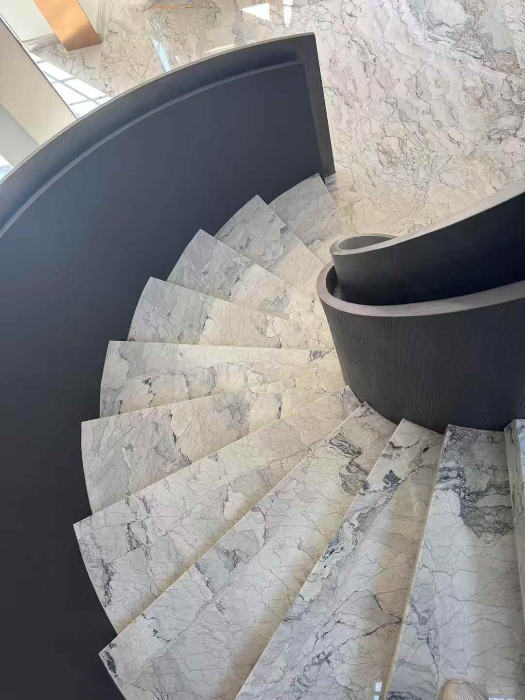 Como escolher entre 8 cores de mármore para o interior da sua casa?
